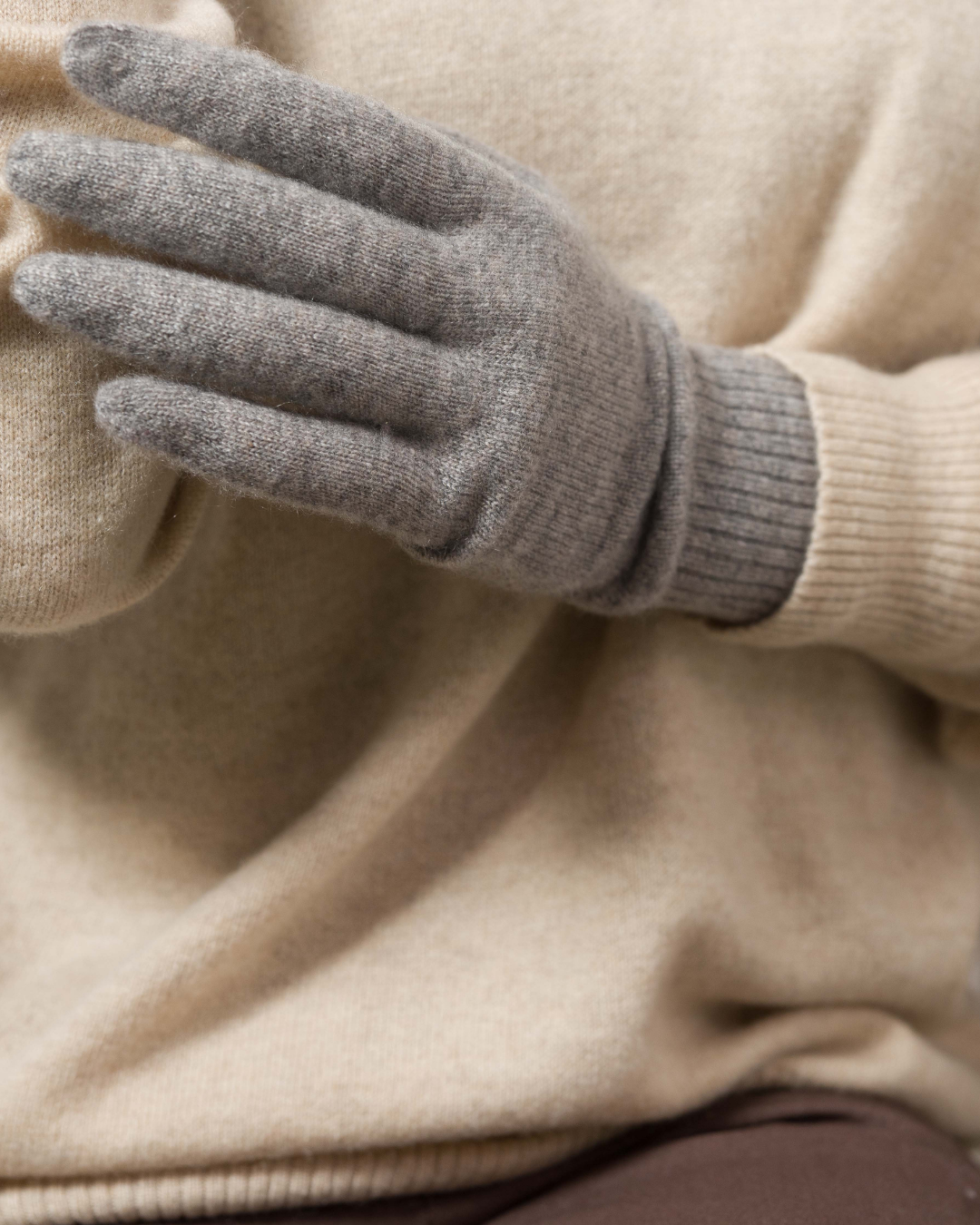 The Quiet Luxury Cashmere Gloves Collection - Himalaya Pashmina